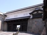 石川門、枡形から見た渡櫓門