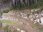 登山道途中の石垣