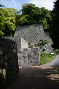 欅門跡と西大砲台石垣